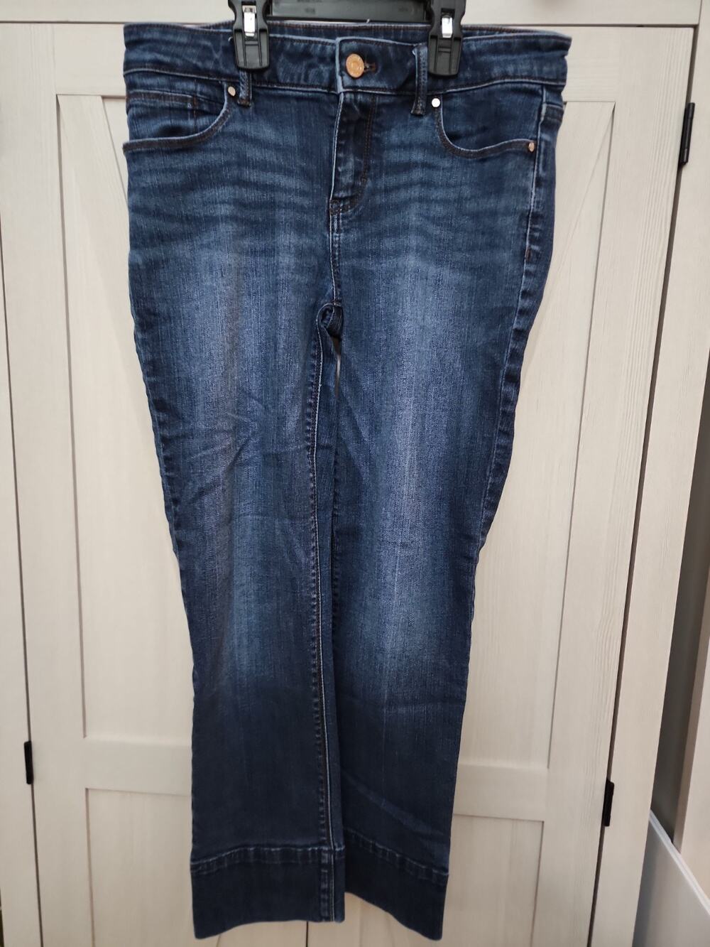 White House Black Market Women's Slim Leg Size 2 Stretch Denim Jeans
